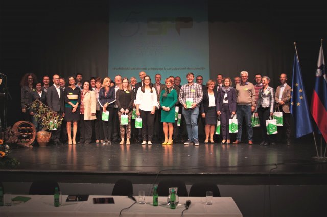 Zasedanje podeželskega parlamenta